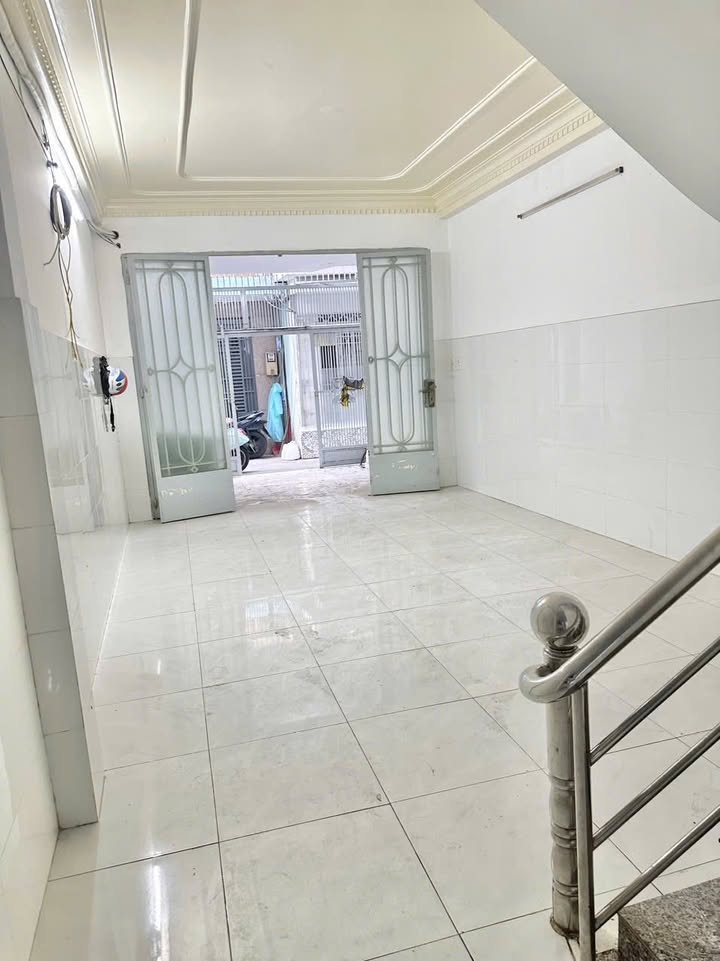 Nhà nguyên căn hẻm Huỳnh Tấn Phát, Quận 7 - 72m² giá 11 triệu/tháng - Vị trí trung tâm thuận lợi!