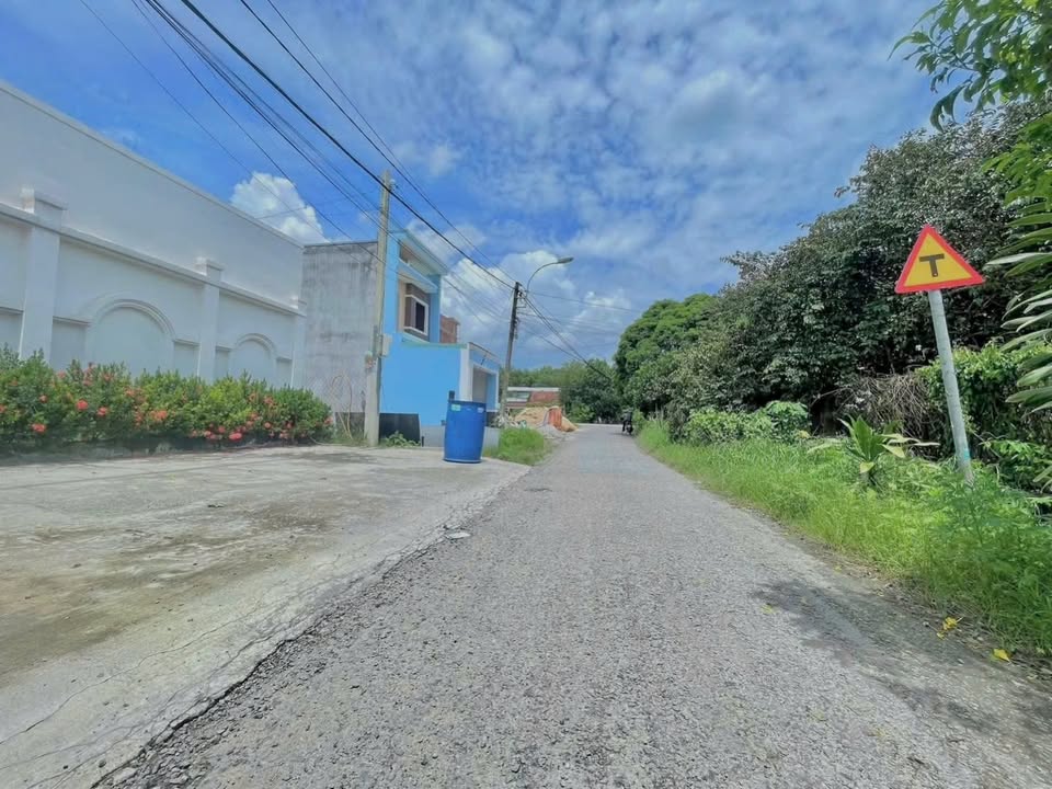 Nhà lầu mặt tiền đường Đặng Thị Giọt, Củ Chi 95m² giá 3.6 tỷ - Vị trí đắc địa cho kinh doanh!