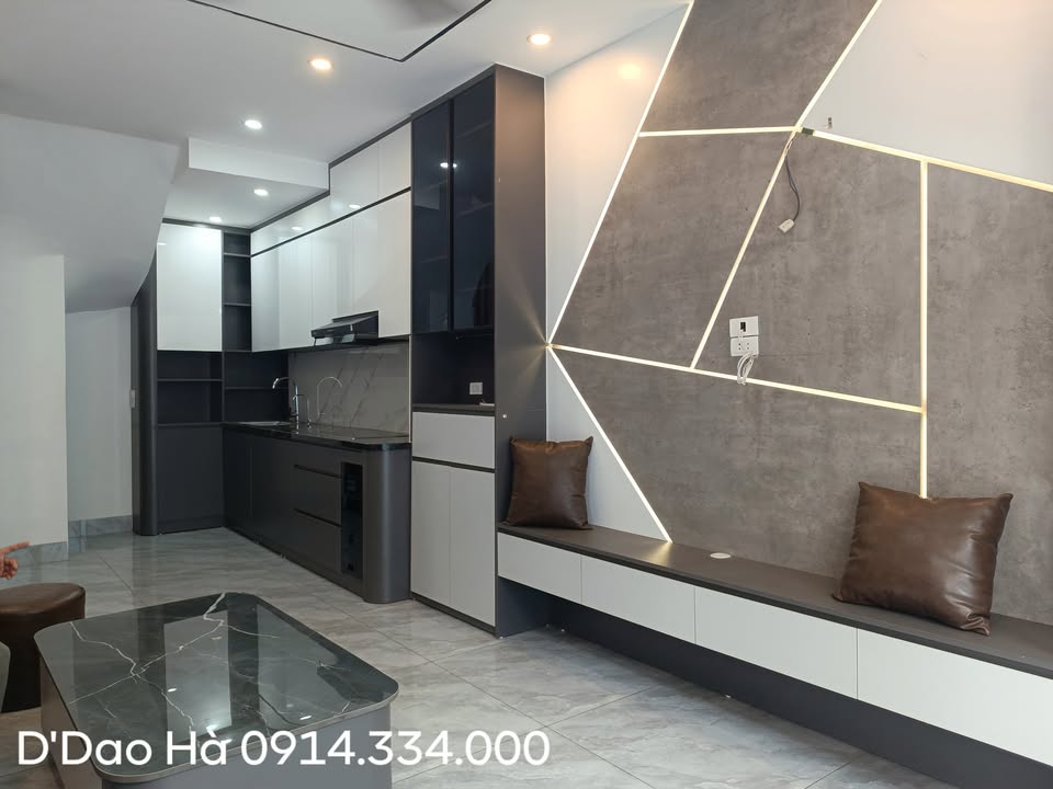 Nhà 5 tầng mới xây tại Dương Nội 31m² giá 5 tỷ - Thiết kế hiện đại, phong thủy tốt!