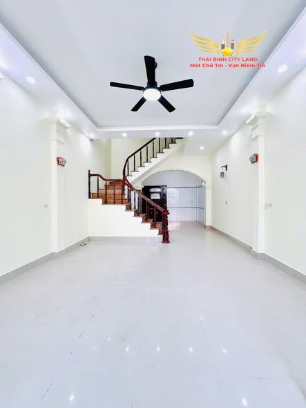 Nhà 3 tầng Quang Trung Thái Bình 66m² giá 4 tỷ - Ô tô đậu cửa, vị trí đắc địa!
