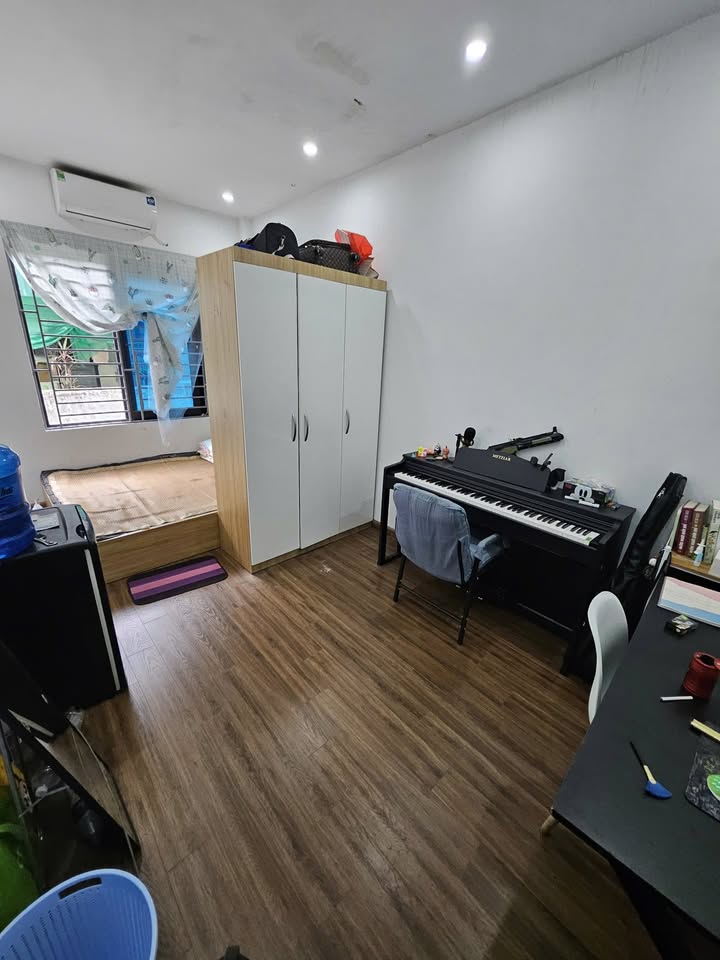 Phòng cho thuê ngõ 192 Kim Mã 20m² chỉ 3.3 triệu - Nội thất đầy đủ, vào ở ngay!