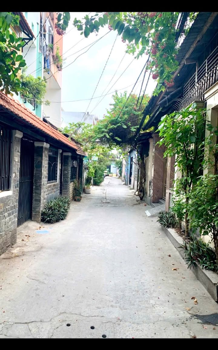 Nhà 2 tầng Hiệp Bình Chánh, Thủ Đức 65m² giá 5.8 tỷ - Giảm gấp 700 triệu!