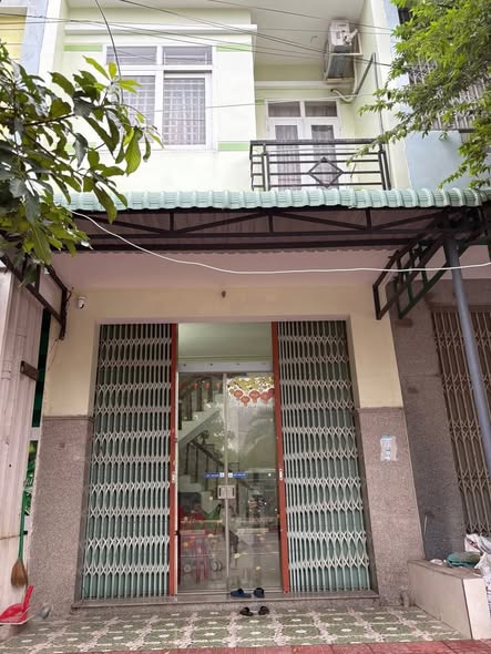 Nhà mặt tiền đường Tây Sơn, Quy Nhơn 46m² giá 2.8 tỷ - Kết cấu chắc chắn, đầy đủ công năng!