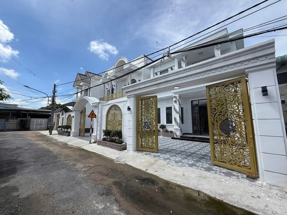 Nhà lầu cổ điển Hiệp Ninh Tây Ninh 144m² giá 3.65 tỷ - Sẵn sàng vào ở ngay!