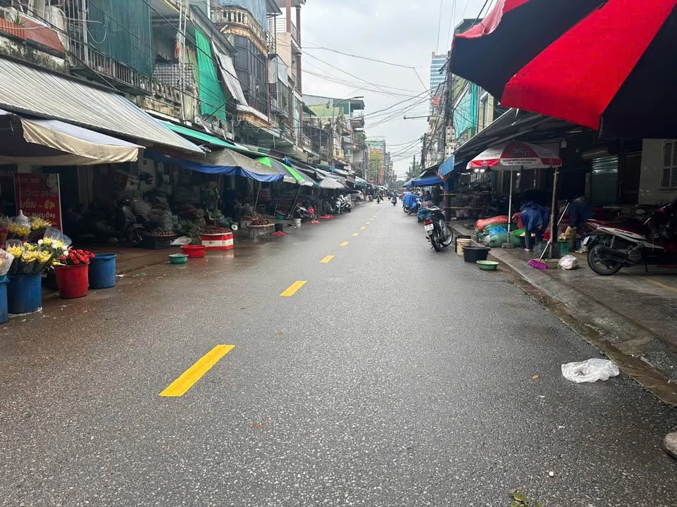 Nhà mặt đường Nguyễn Cảnh Chân TP Vinh 75m² giá 8 tỷ - Đang cho thuê 10 triệu/tháng!