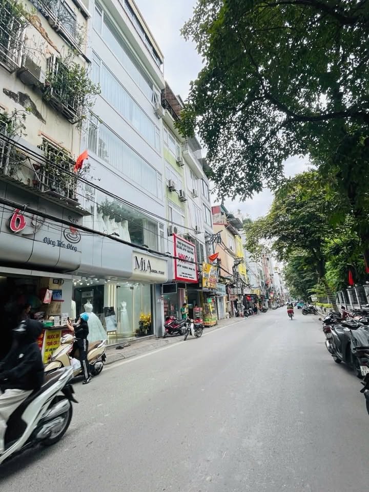 Nhà mặt phố Đặng Tiến Đông 26m² giá thỏa thuận - Kinh doanh đắc địa!