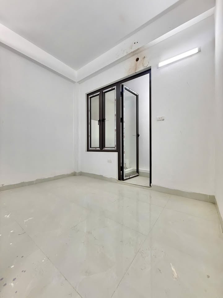 Nhà nhỏ cho thuê 788 Kim Giang 35m² giá 4.7 triệu - Nội thất đầy đủ, thoáng mát!