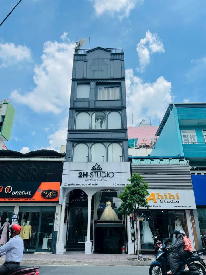 Nhà mặt tiền Hồ Văn Huê, Phú Nhuận 79.5m² giá 25.5 tỷ - Kinh doanh sầm uất!
