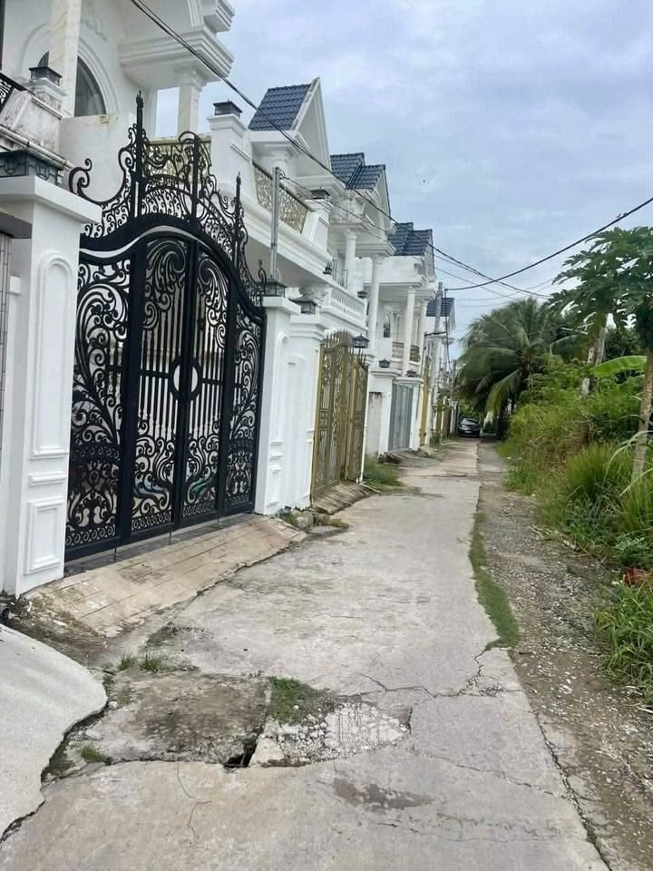 Nhà chính chủ tại Phường 5, Tân An 100m² giá 2.9 tỷ - Tiện nghi đầy đủ!