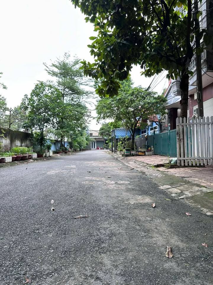 Nhà 3 tầng KDC Đinh Thuận, Tân Hiệp, 85m² giá 5 tỷ - Thiết kế hiện đại, an ninh đảm bảo!