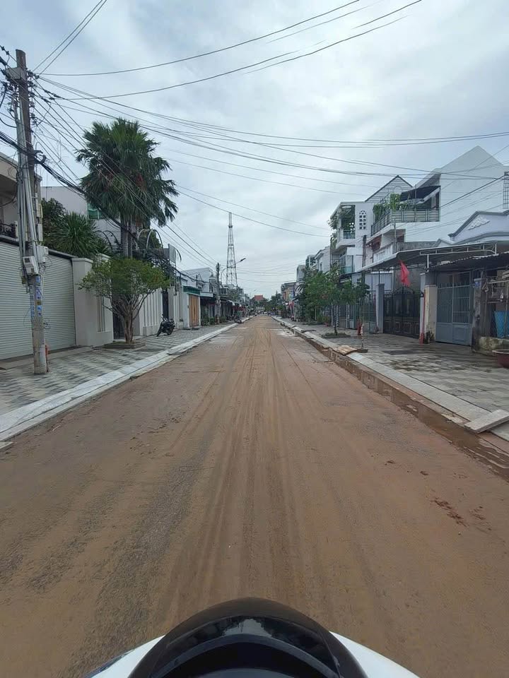 Nhà phố chính chủ Phan Thiết 100m² giá 3.25 tỷ - Sẵn sàng giao dịch!
