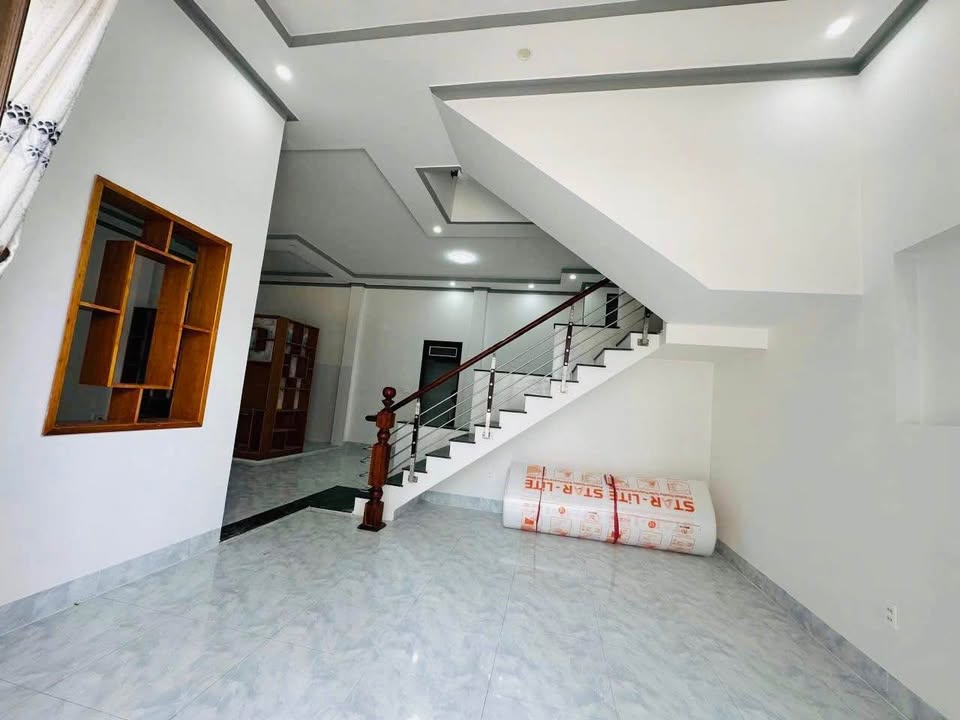 Nhà cho thuê 1 trệt 1 lầu tại Võ Văn Tần, Phan Thiết 120m² - Giá chỉ 7.5 triệu/tháng!