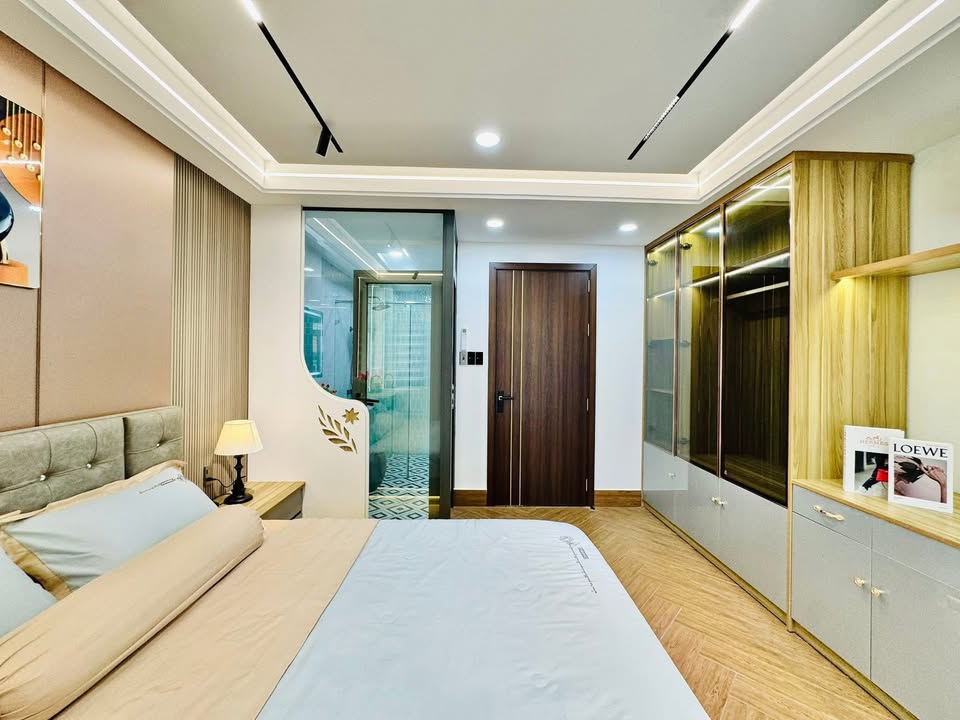 Nhà phố Gò Vấp 64m² giá 11.8 tỷ - Sang trọng và đầy đủ tiện ích!