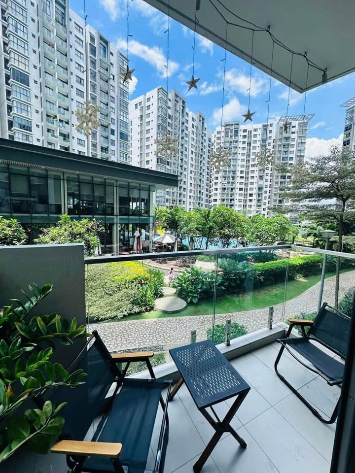 Căn hộ Emerald Celadon City Tân Phú 71m² giá 4.95 tỷ - Full nội thất cao cấp, sẵn sàng vào ở!