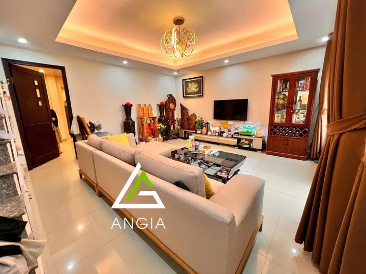 Nhà sân vườn Đà Lạt 158m² giá 16 tỷ - Hướng Tây Bắc, sổ hồng chính chủ!