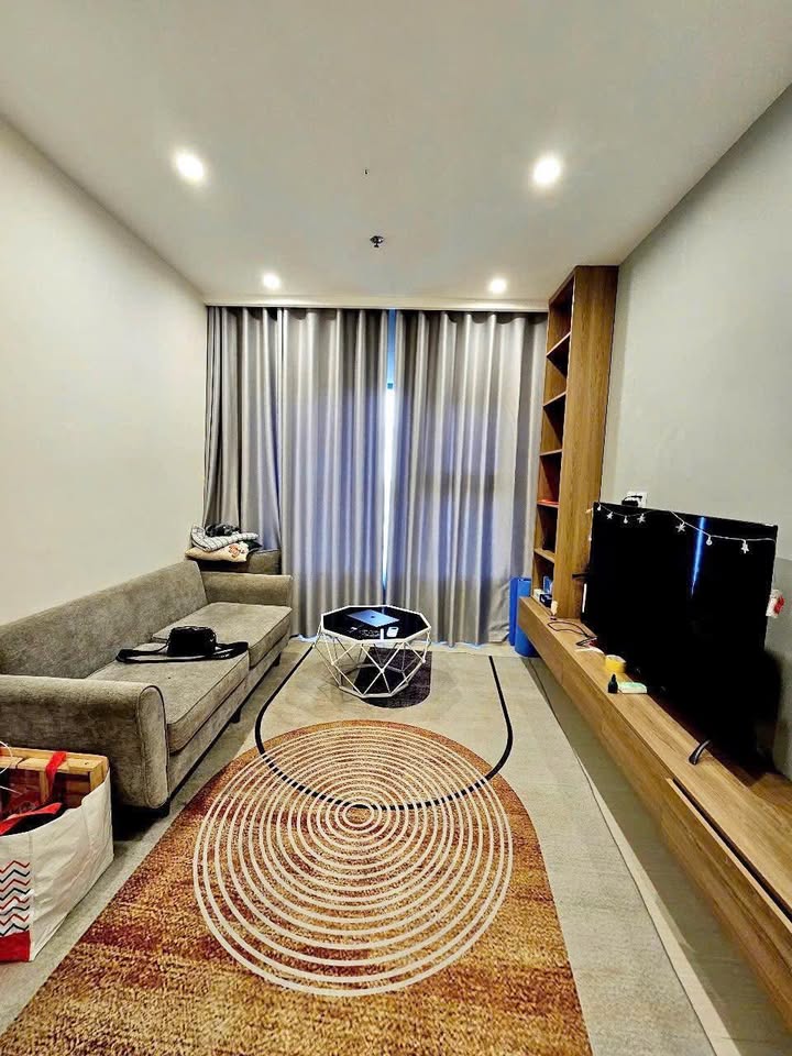 Căn hộ 1 phòng ngủ Vinhomes Smart City 8.5 triệu - Vào ở ngay, hướng mát!