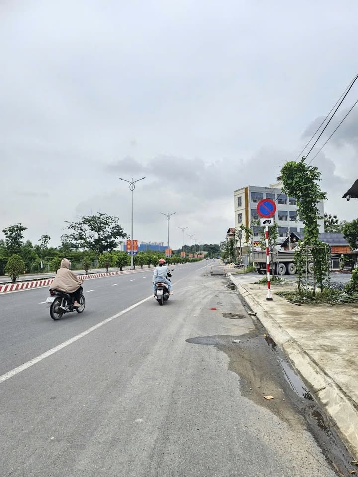 Nhà cấp 4 mặt tiền đường Thống Nhất, Dĩ An 55m² giá 5.9 tỷ - Sổ hồng riêng, tiện nghi đầy đủ!