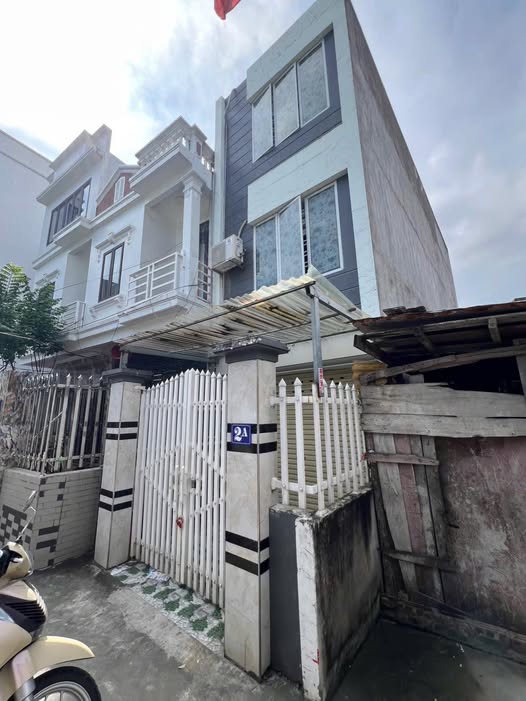 Nhà mặt ngõ ô tô Kiều Sơn Hải Phòng 52m² giá chỉ 3.1 tỷ - Cổng độc lập, hướng Đông Bắc!