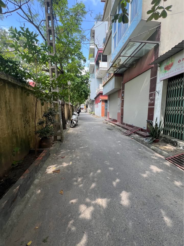 Đất nền Gia Lâm 34m² giá thỏa thuận - Mặt tiền ô tô tránh, vị trí siêu đẹp!