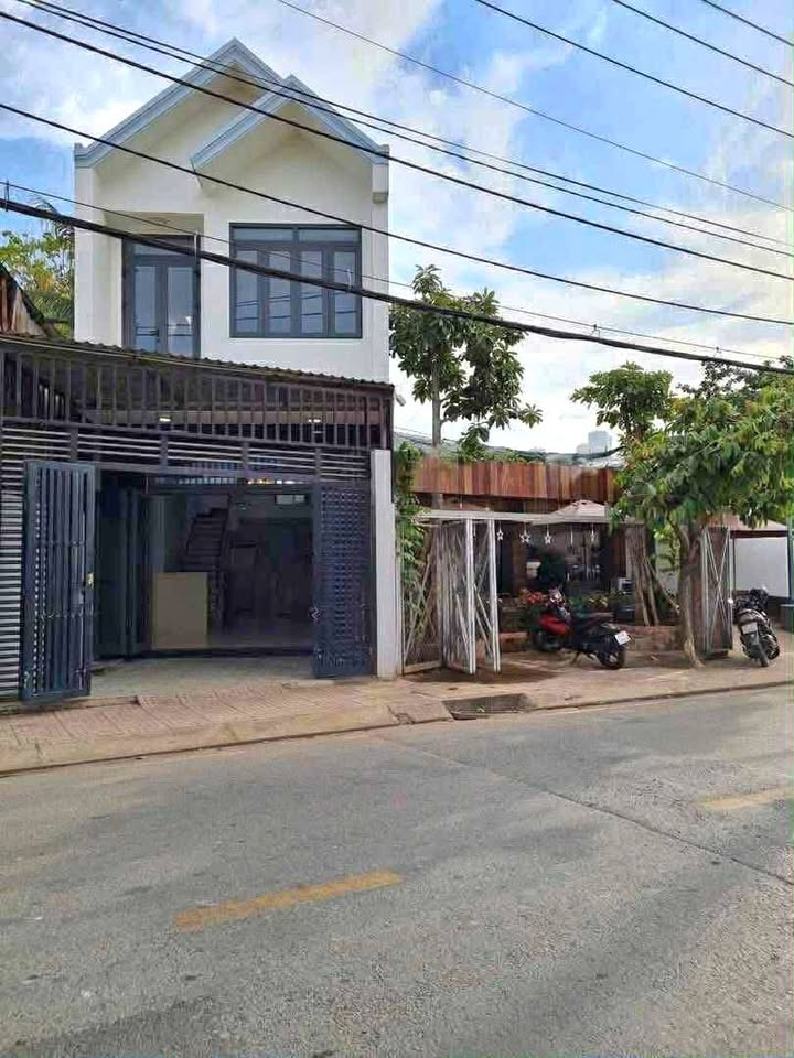 Nhà nguyên căn Thủ Đức 2PN giá 8 triệu - Thiết kế hiện đại, đầy đủ tiện nghi!