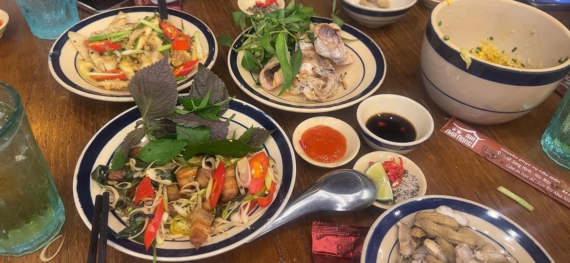 Nhà cho thuê Tân Thới Nhì Hóc Môn 90m² giá 5 triệu - Nội thất đầy đủ, sẵn vào ở!