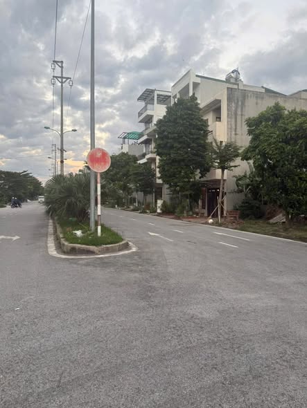 Lô đất KĐT Âu Việt Hải Dương 65m² giá 3 tỷ - Vị trí đẹp, dân cư đông đúc!