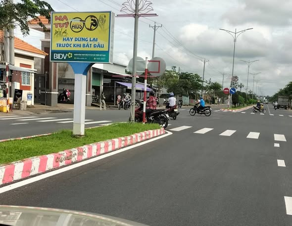 Nhà mặt tiền tỉnh lộ 912, Tiểu Cần, 170m² giá 2.3 tỷ - Đầu tư kinh doanh sinh lời!