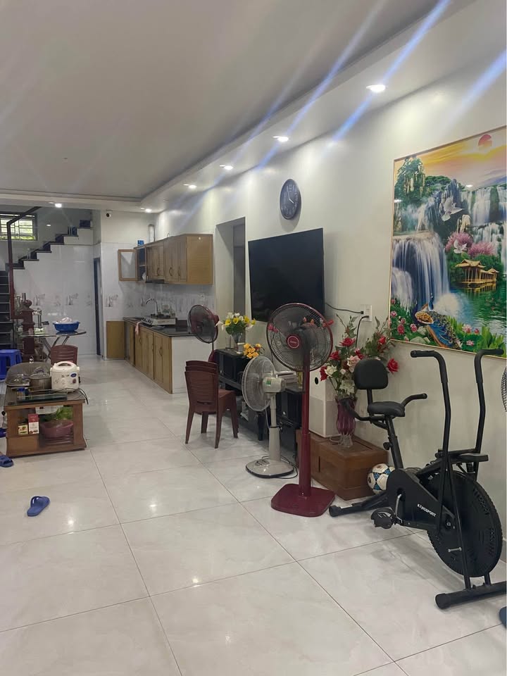 Nhà phố Đông Khê, Hải Phòng 73m² giá 6 tỷ - Ô tô đỗ cửa, kinh doanh thuận lợi!