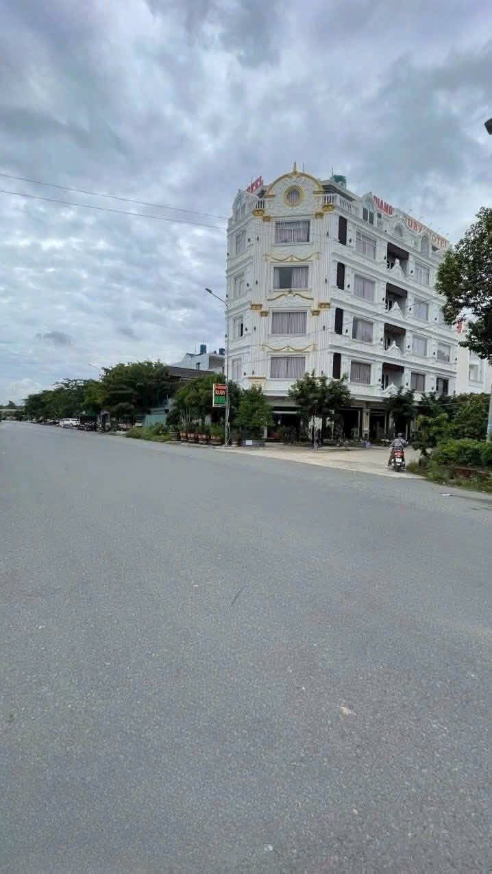 Đất nền KDC 135 Bến Lức 120m² giá 3.2 tỷ - Cơ hội đầu tư hấp dẫn!