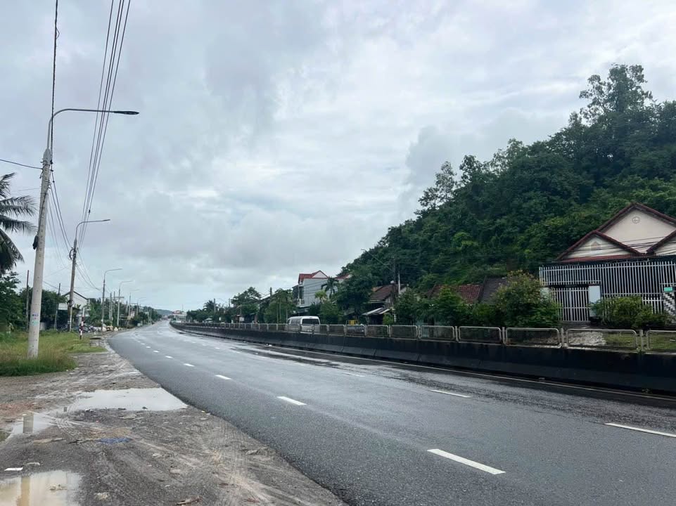 FrontHouse mặt tiền QL1A Ninh Quang 495m² giá 7.5 tỷ - Kinh doanh thuận lợi!