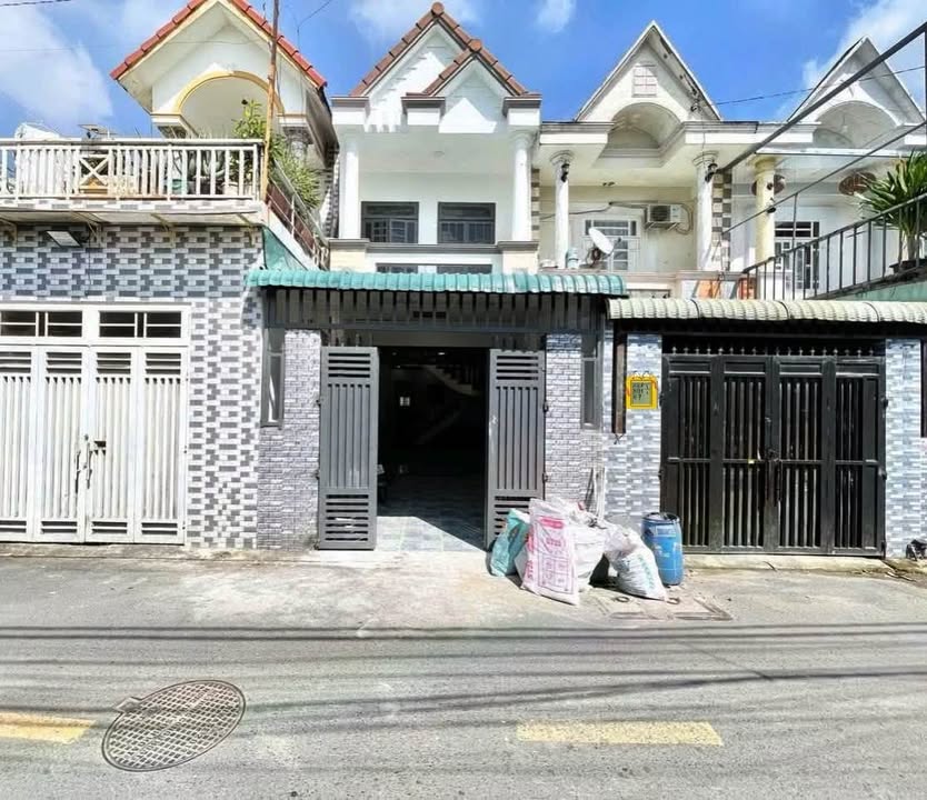 Nhà mặt tiền kinh doanh Dĩ An 72.9m² giá 4.48 tỷ - Tiềm năng sinh lời cao!