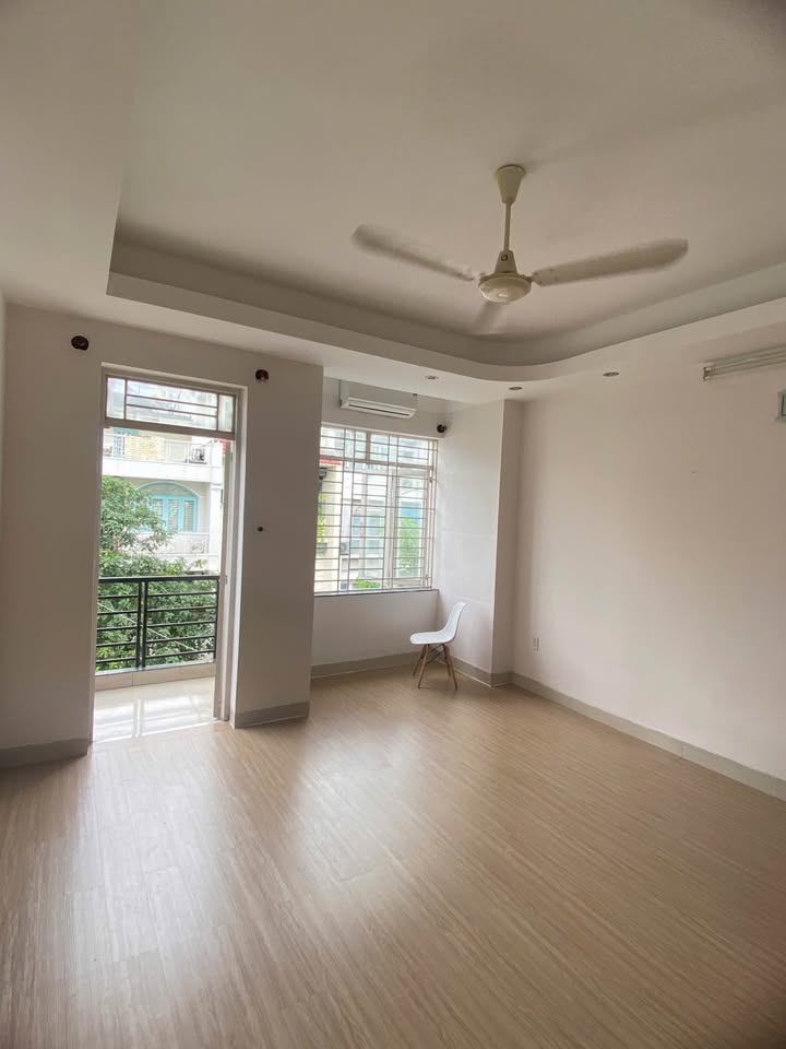 Căn hộ 1PN cho thuê tại Bình Thạnh - Ban công thoáng mát, nội thất đầy đủ!