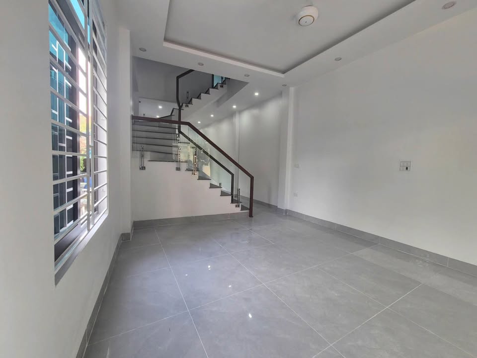 Nhà 3 tầng Hạc Thành 52m² giá 2 tỷ - Thiết kế hiện đại, tiện nghi đầy đủ!