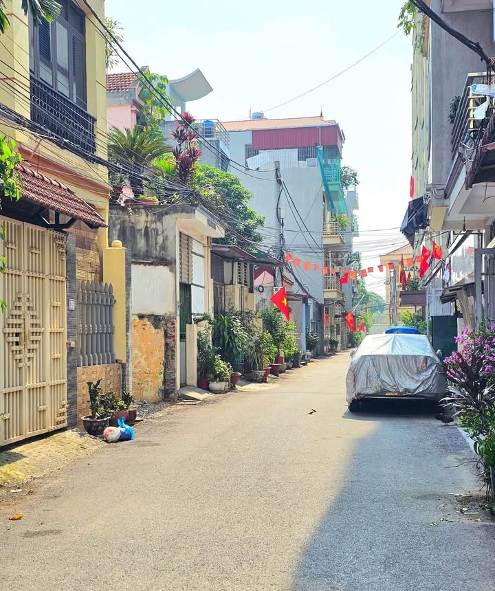 Đất nền Phú Diễn 40m² giá 5 tỷ - Sổ đỏ chính chủ, vị trí đắc địa