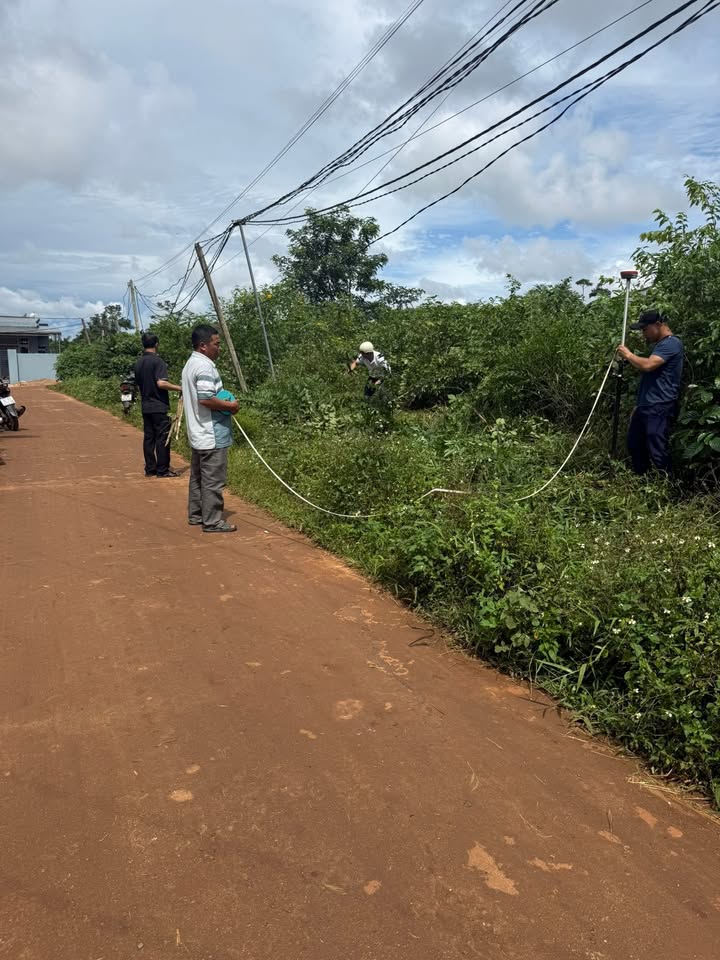 Đất nền Pơng Drang 190m² giá 650 triệu - Đường bê tông tiện lợi!