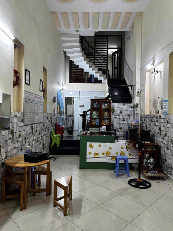 Nhà nguyên căn cho thuê tại phường Phú Thọ Hòa, quận Tân Phú 4PN - Giá chỉ 17 triệu/tháng!