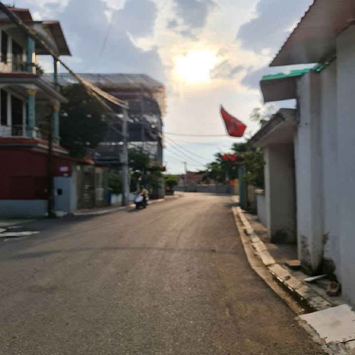 Đất Đông Dư, Gia Lâm 77m² giá 6 tỷ - Sổ đỏ chính chủ, ô tô vào tận nơi!