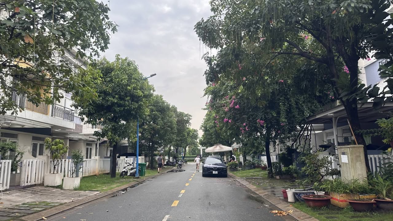 Nhà phố 3 tầng tại KDC Rosita Khang Điền, Phú Hữu, 96m² - Giá 7.2 tỷ - Cơ hội đầu tư tuyệt vời!