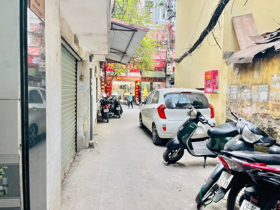 Nhà phố Hoàng Mai 45m² giá 14.2 tỷ - Kinh doanh sầm uất, ở ngay!
