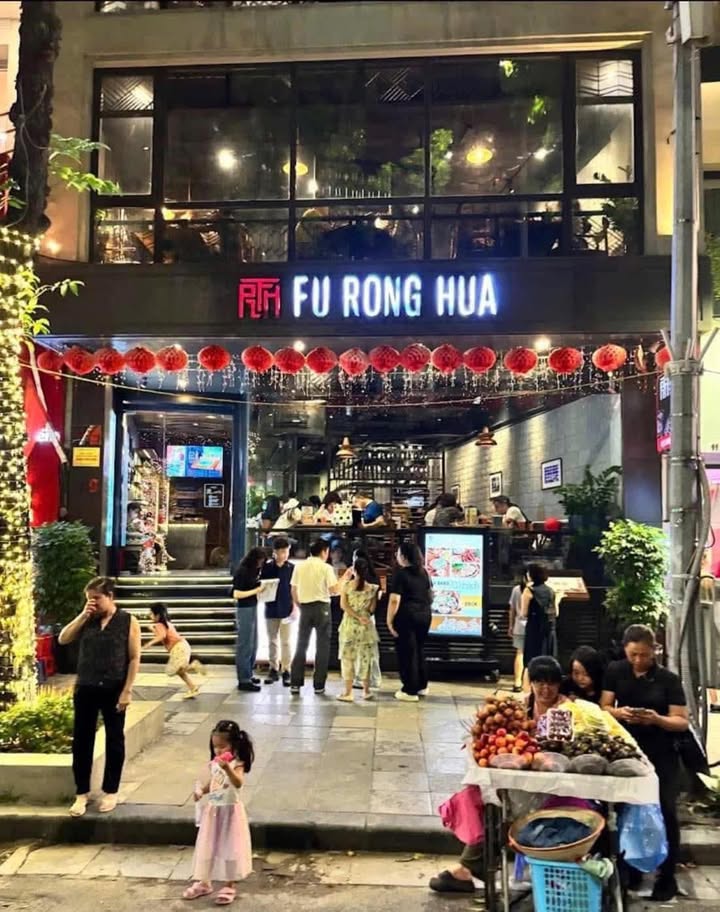 Mặt bằng kinh doanh cho thuê mặt phố Hoàng Cầu Đống Đa 140m² giá 80 triệu - Không thể bỏ lỡ!