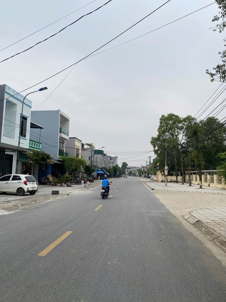 Đất mặt đường Kinh doanh phố Quyết Thắng - Quảng Thịnh, 100m² giá 2.xx tỷ - Cơ hội đầu tư hấp dẫn!