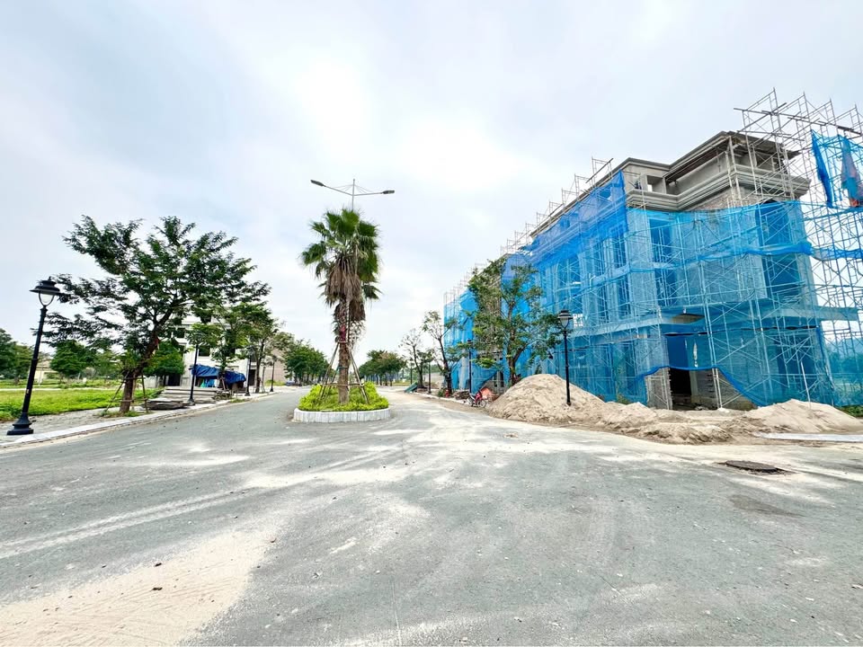 Biệt thự lô góc 2 mặt tiền tại Centreville, Lương Sơn, 229m² - Sổ đỏ chính chủ!