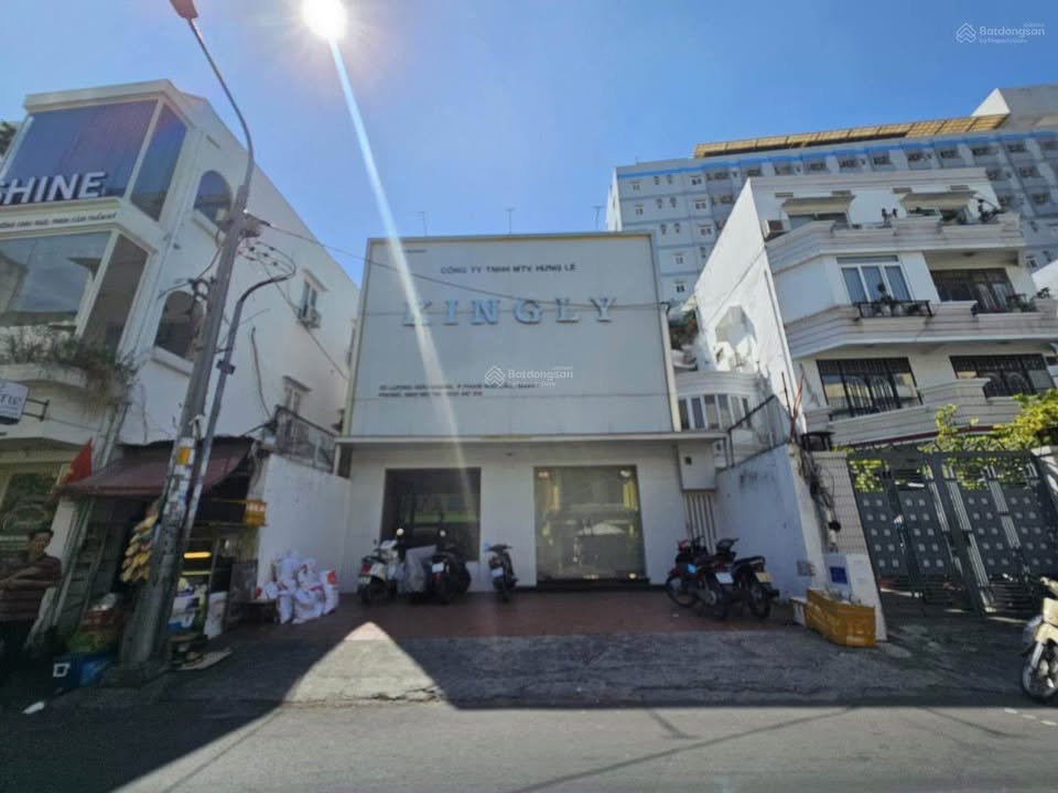 Cho thuê nhà mặt tiền đường Lương Hữu Khánh, Quận 1, diện tích 180m² - Kinh doanh sầm uất!