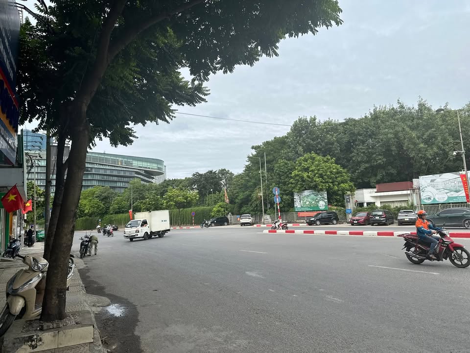 Cho thuê nhà mặt phố Miếu Đầm 100m² giá 65 triệu - Tiềm năng kinh doanh lớn!