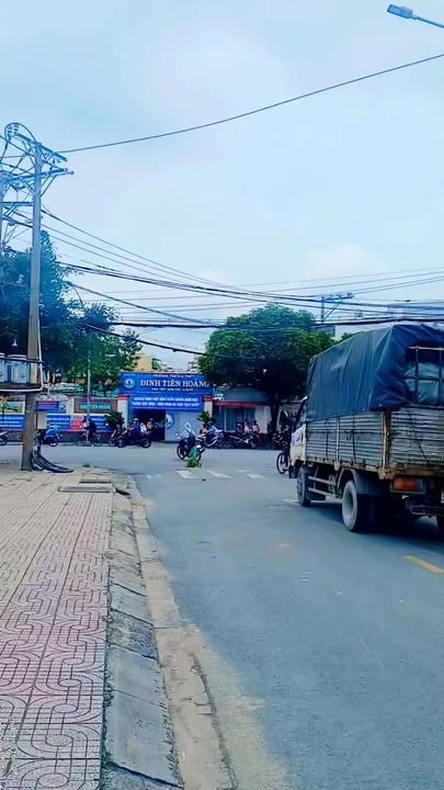 Mặt tiền kinh doanh sầm uất đường Lưu Chí Hiếu, Tân Phú 49.5m² giá 8 tỷ - Cơ hội đầu tư tuyệt vời!