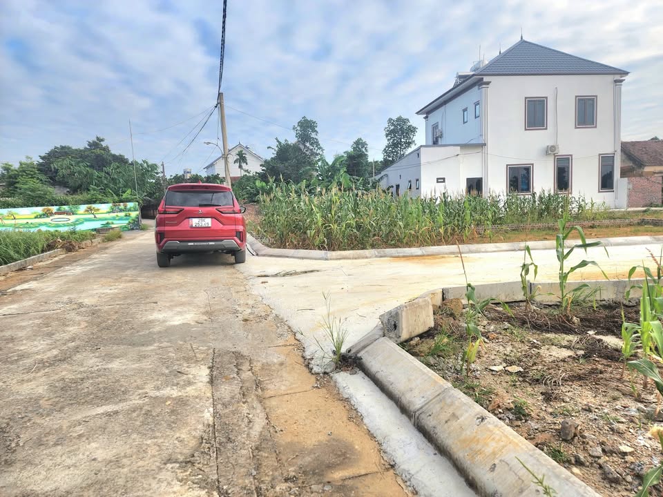 Đất thổ cư Yên Thái, Quốc Oai 100m² - Lô góc ô tô tải tránh, giá đầu tư hấp dẫn!