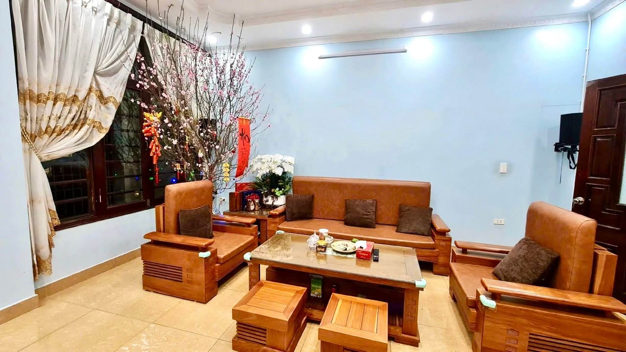 Nhà 3 tầng chính chủ phố Hải Long, 84m² giá 10 tỷ - Gần biển, tiện nghi đầy đủ!