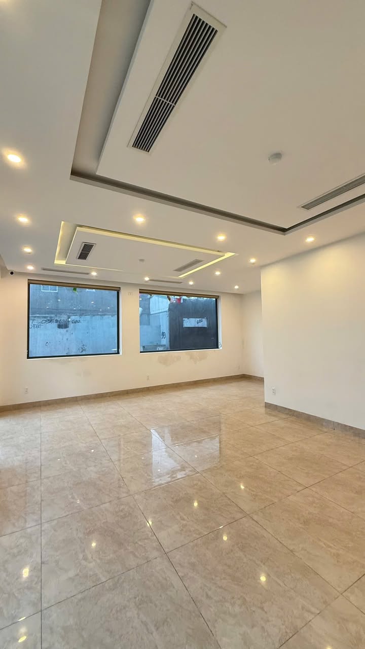 Nhà mặt tiền đường An Nhơn 12, Sơn Trà, 60m² chỉ 11 triệu/tháng - Giao thông thuận tiện!