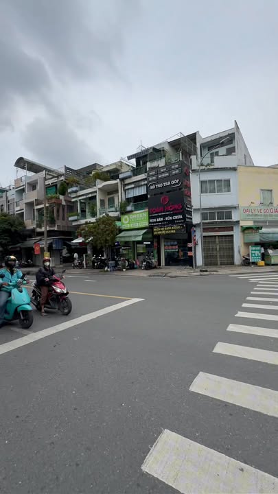 Bán FrontHouse 266 Lãnh Binh Thăng, Quận 11 - Vị trí đẹp, giá tốt 8.5 tỷ!