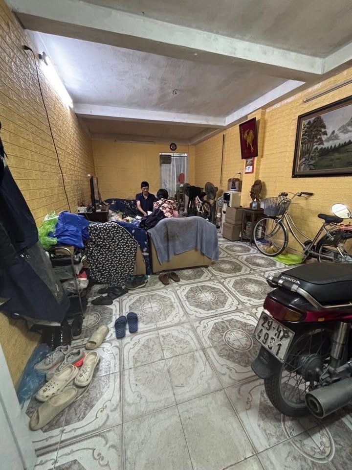 Bán đất Tân Ấp, Phúc Xá, 37m² giá 7 tỷ - Tặng nhà 2 tầng chính chủ!